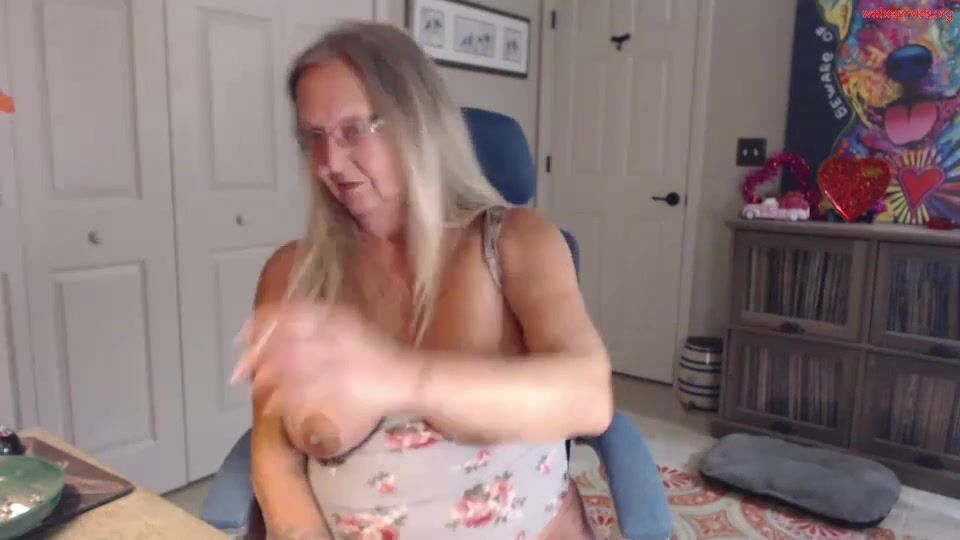 sassybeaver - Private  Video latex  mom