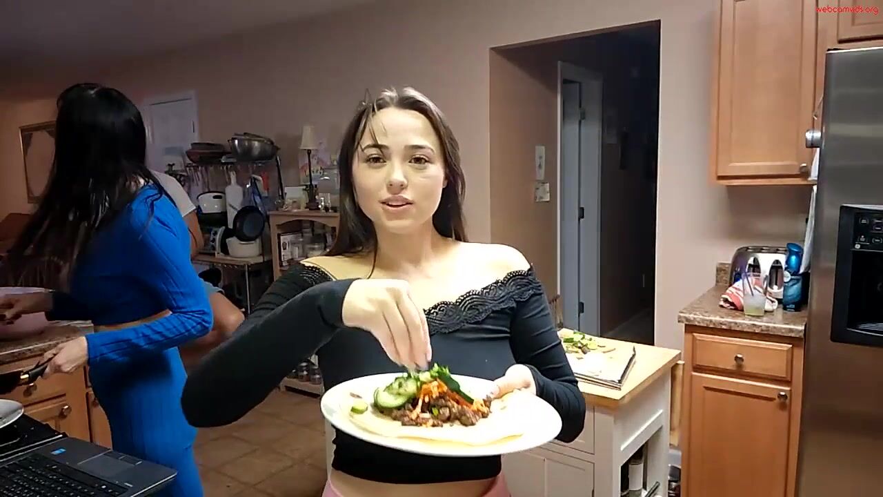 sofia3211 - Private  Video curved prvt quirky