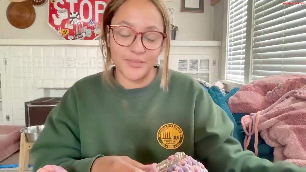 dreamyriri - Private  Video dadbod cam girl office