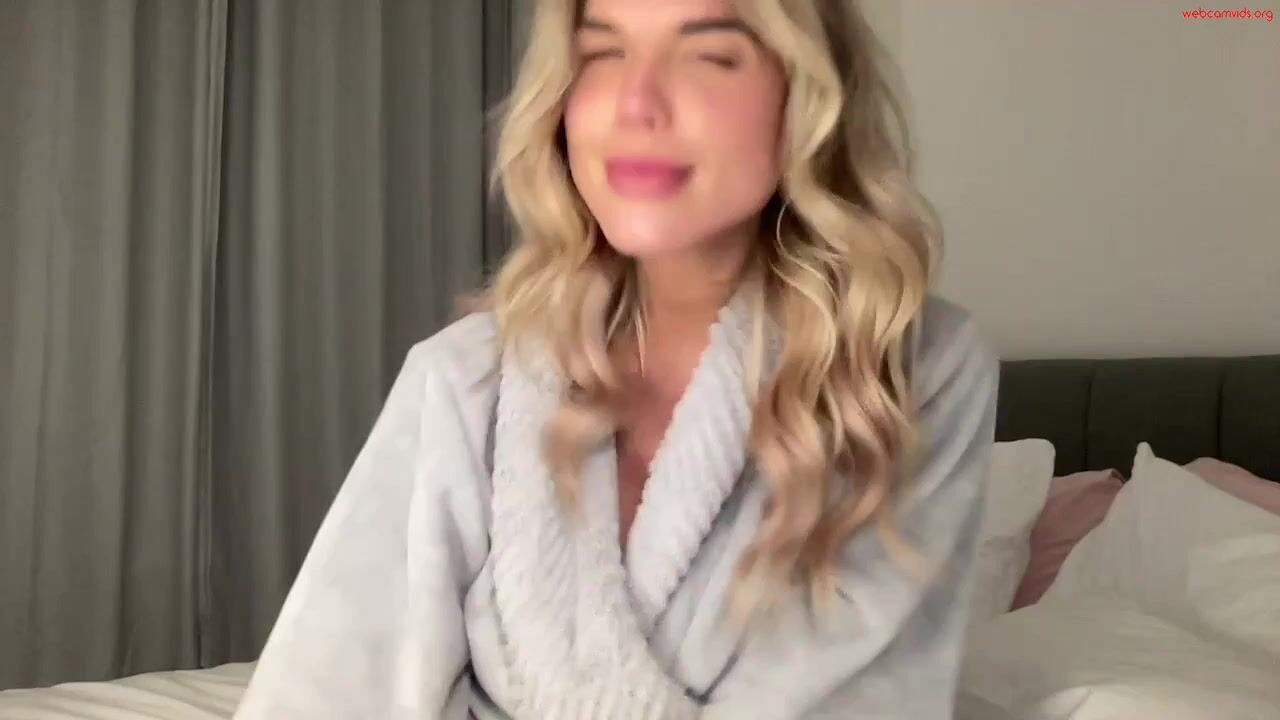 iiivy_ - Private  Video feed panty piercings