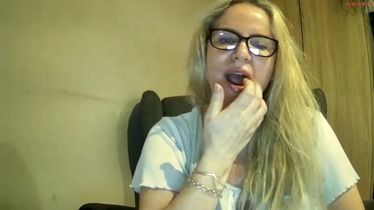 penelopeflirty - Private  Video pretty nipplesclamps barefeet